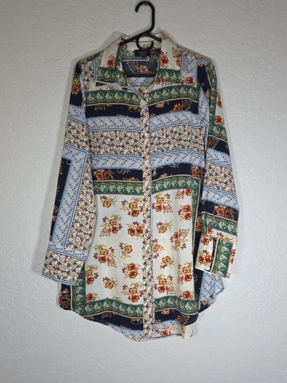Vici Multi Pattern Abstract Floral Print Button Down Blouse Size Medium